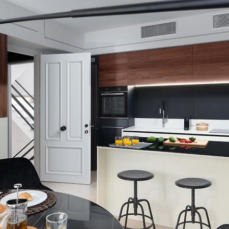 The H Experience - Stylish 2Bd Apt With Balcony In Heraklion Center Ngoại thất bức ảnh